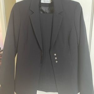 Calvin Klein size 2 Navy Suit